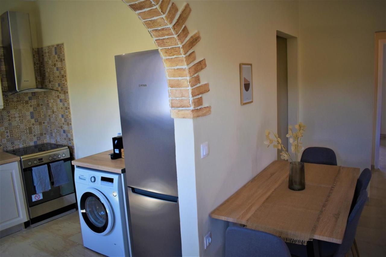 Christina'S Apartment Контокали Екстериор снимка